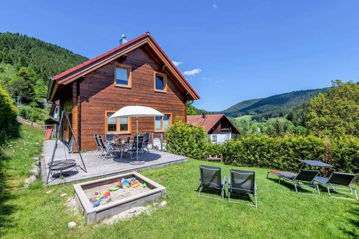 Ferienhaus für 14 Personen, mit Whirlpool und Terrasse sowie Garten und Sauna in Baden-Württemberg