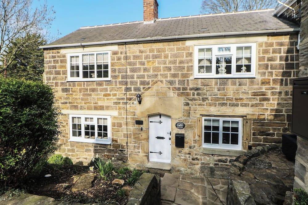 Lake Side Cottage, pet friendly, with a garden in Wakefield in Wakefield, Westliches Yorkshire