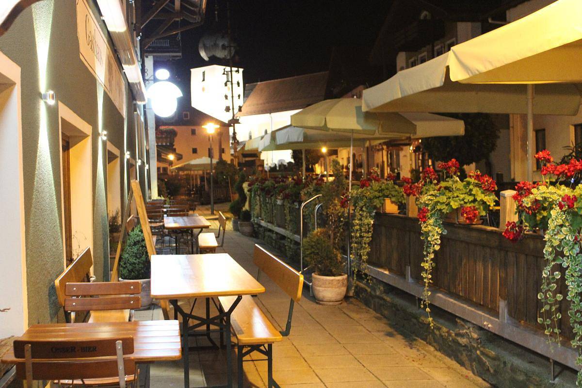 Bayerische Gastwirtschaft Dimpfl-Stadl - Ferienwohnung 100qm in Lam, Ostbayern