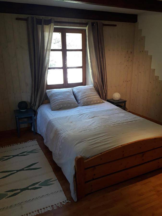 Location de vacances pour 8 personnes, avec sauna ainsi que jardin et jacuzzi, animaux acceptés à La Chapelle-devant-Bruyères - 3