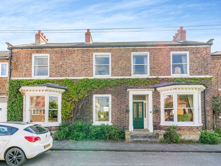 Cottage for 6 people, with yard - 1