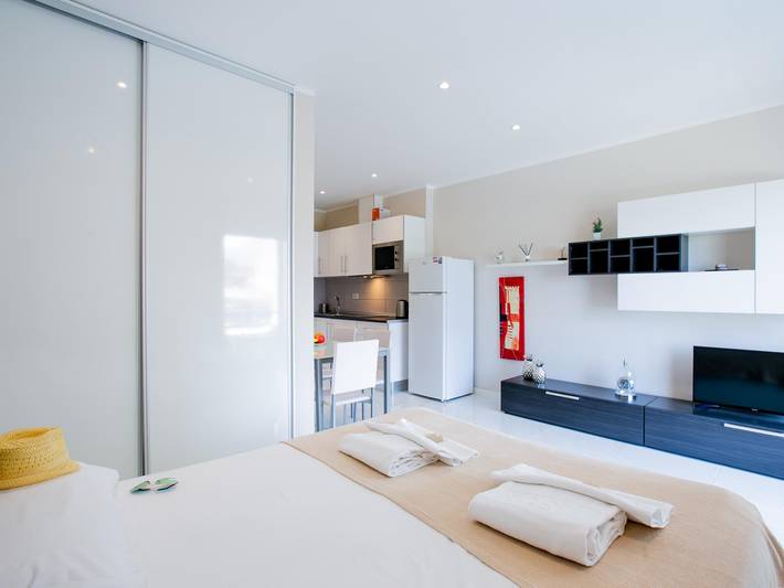 Gîte pour 2 personnes, avec vue sur l’océan et piscine ainsi que terrasse et bassin pour enfant dans Playa Paraíso - 4