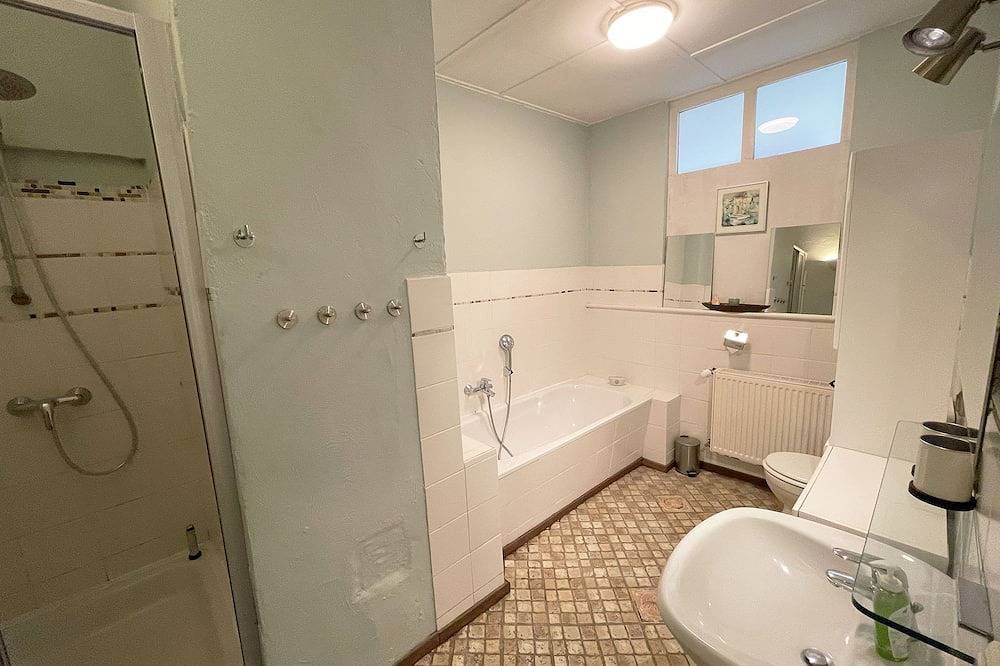 Ehemaliges Bauernhaus mit künstlerischem Ambiente, Sauna und Whirlpool in Lenzen (Elbe), Prignitz