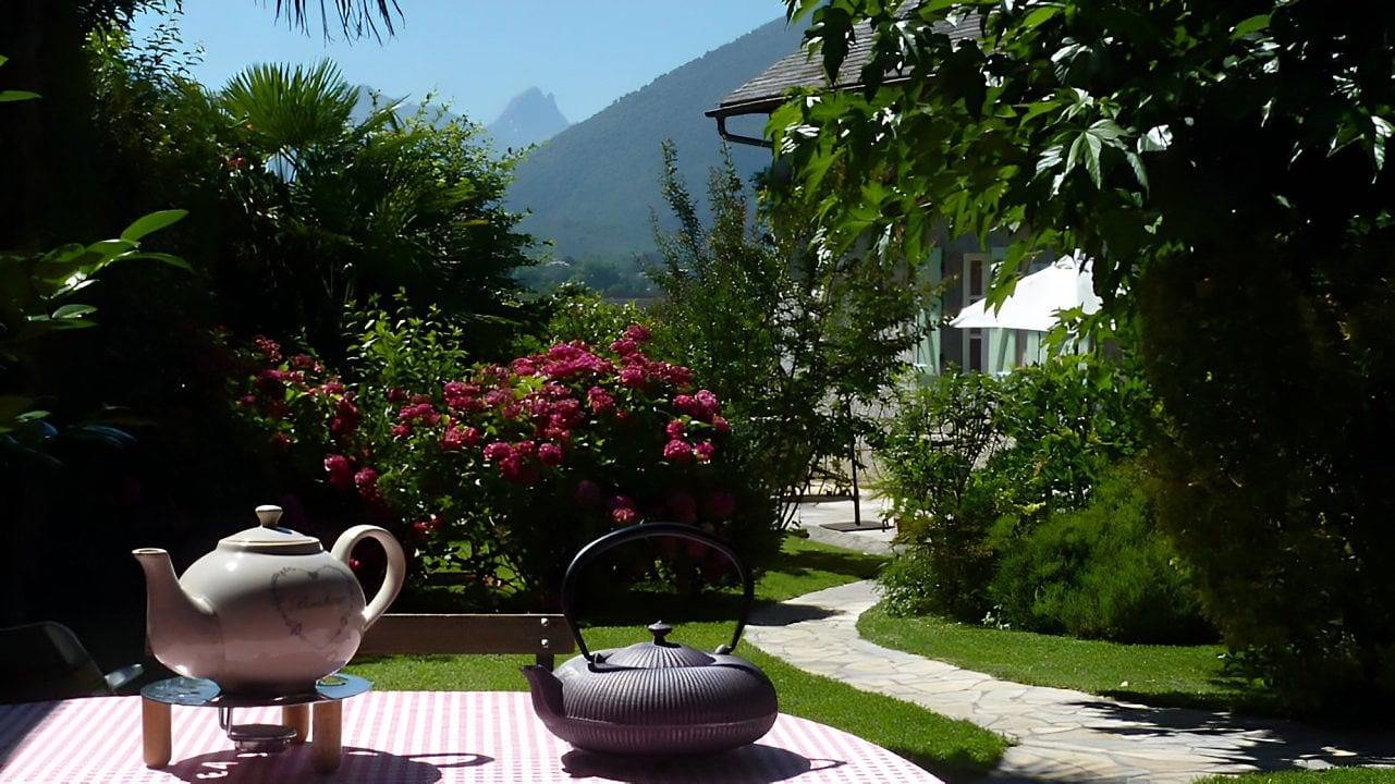 Le Balcon de l'Ossau, Vallée d'Ossau - Chambre Carassou in Bescat, Béarn