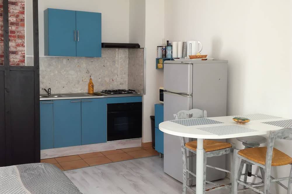 Ganze Wohnung, Möbliert mit Balkon umgebaut in Pont-Saint-Esprit, Nimes und Umgebung