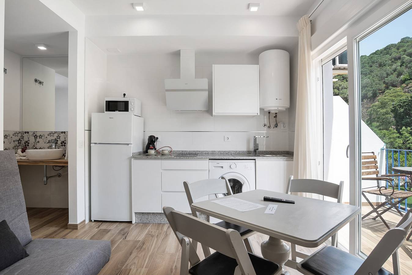 Ganze Wohnung, Ferienwohnung 'Casa de 10 - 2A' mit Bergblick, Gemeinschaftspool und Wlan in Vejer de la Frontera, Costa de la Luz