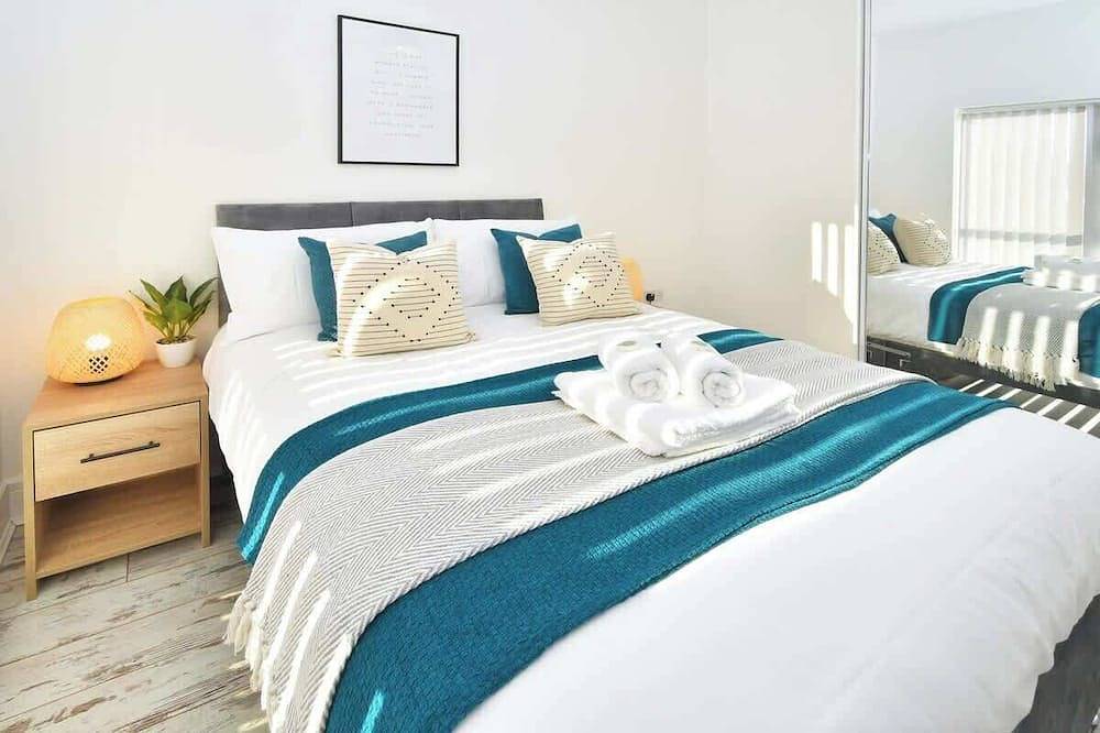 Ivory House Summary: in Stoke-on-Trent, Midlands