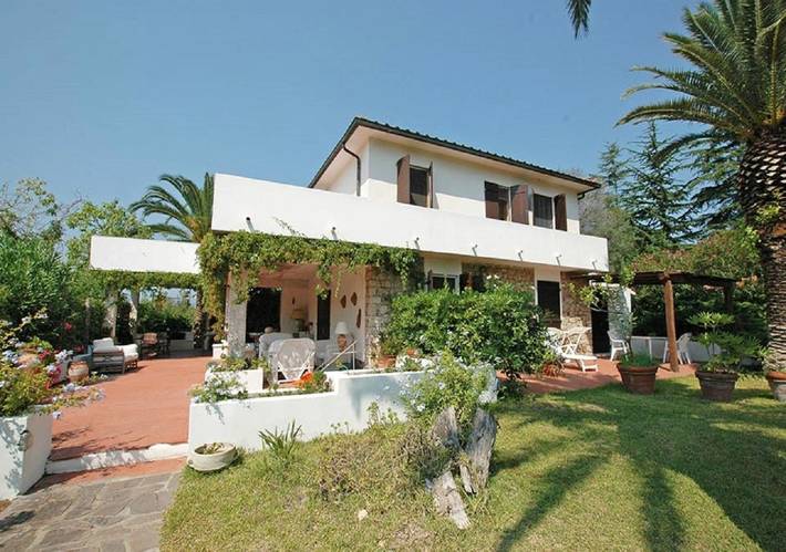 Appartamento per 5 persone, con Balcone e Terrazza nonché Giardino a Lido di Capoliveri