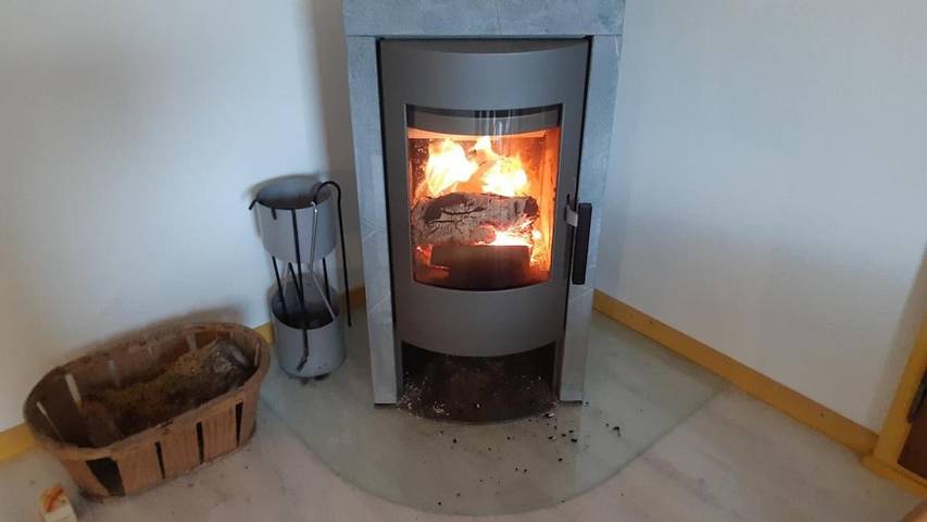 Gîte pour 3 personnes, avec terrasse et vue, animaux acceptés à Les Bouchoux