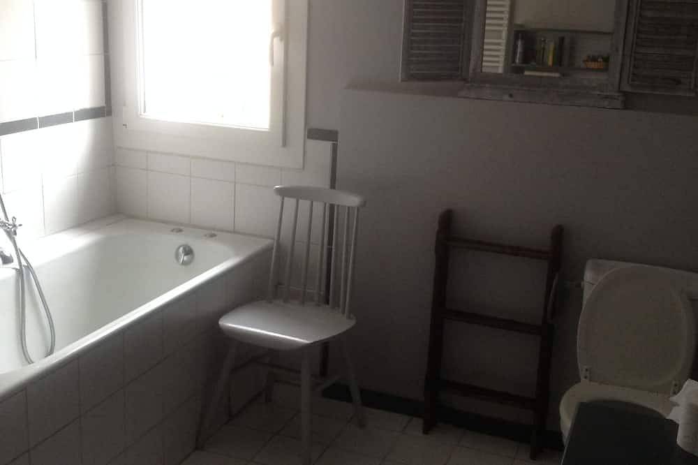 Beautiful Provencal mas 18/20 people ideal for large family or group of friends in Monteux, Vaucluse