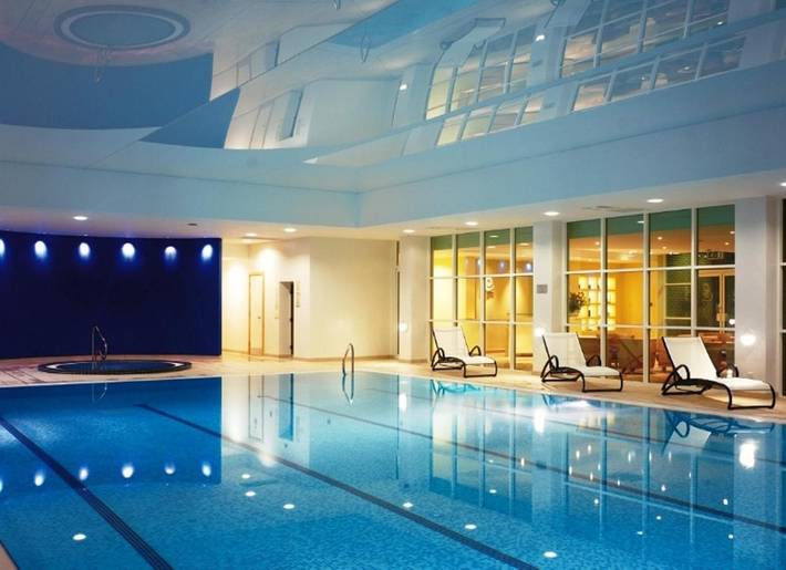 Hotel para 2 personas, con piscina y jardín además de sauna y jacuzzi - 1