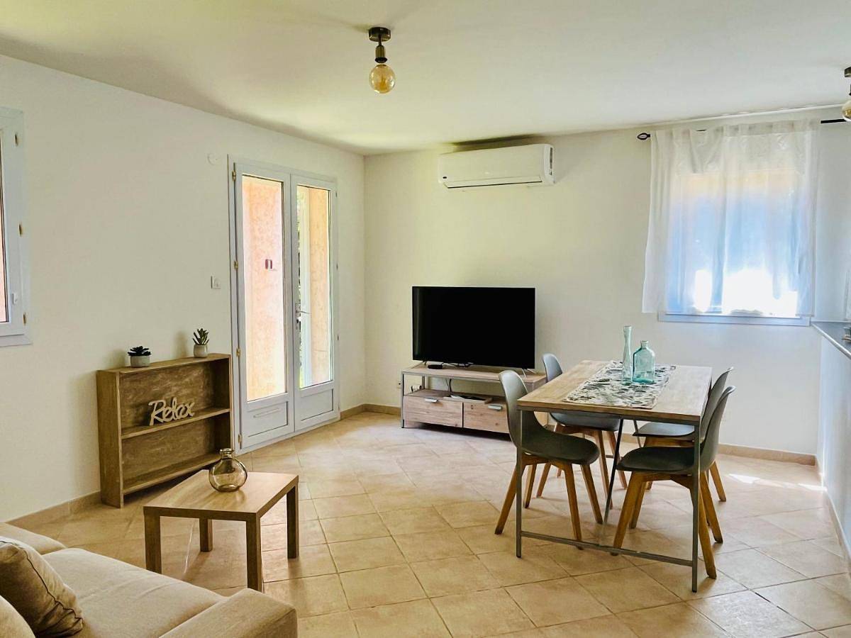 Appartement entier, Two-Bedroom Apartment in Lucciana, Région de Bastia