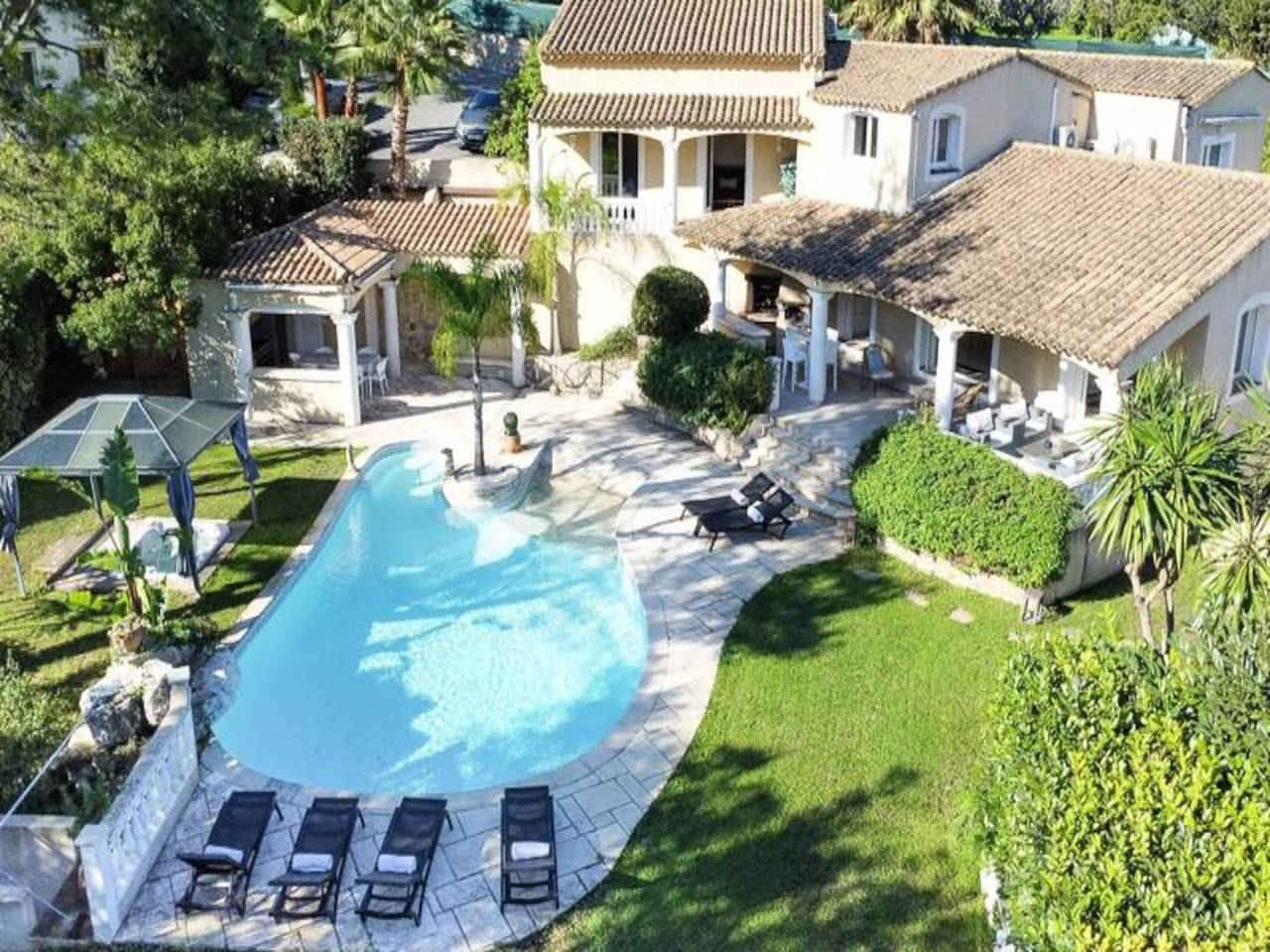 Appartement De Vacances pour 14 Personnes dans Vallauris, Région de Cannes