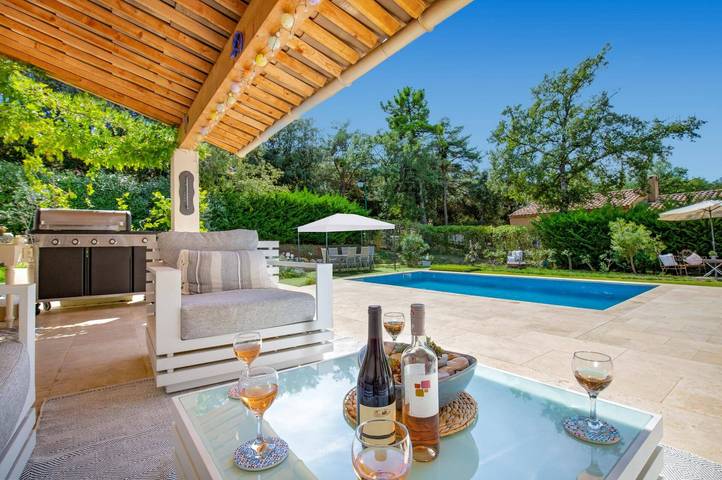 Location de vacances pour 6 personnes, avec jardin à Tourtour - 4