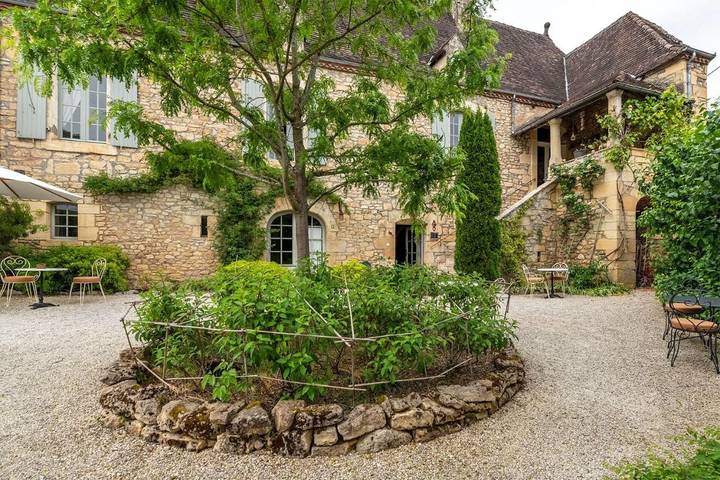 Chambre d’hôte pour 2 personnes, avec terrasse ainsi que jardin et piscine à Saint-Cybranet