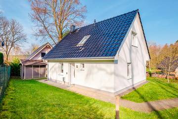 Ferienhaus für 8 Personen, mit Terrasse und Sauna in Neuruppin