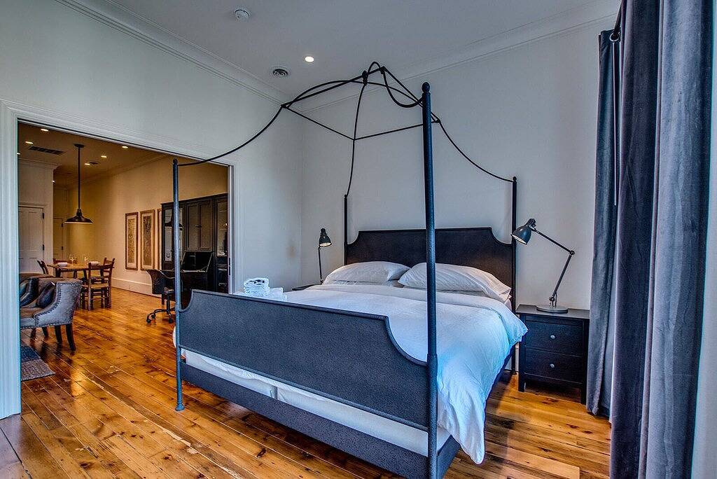 Ganze Wohnung, Sheridan Suite, wunderschöne Innenstadt, High-End-Suite im Loft-Stil an der Main Street in Penn Yan, Keuka Lake