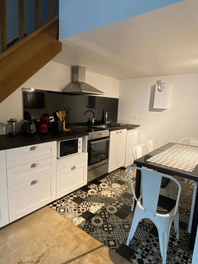 Location de vacances pour 5 personnes, avec piscine ainsi que jacuzzi et jardin à Bonnelles - 2