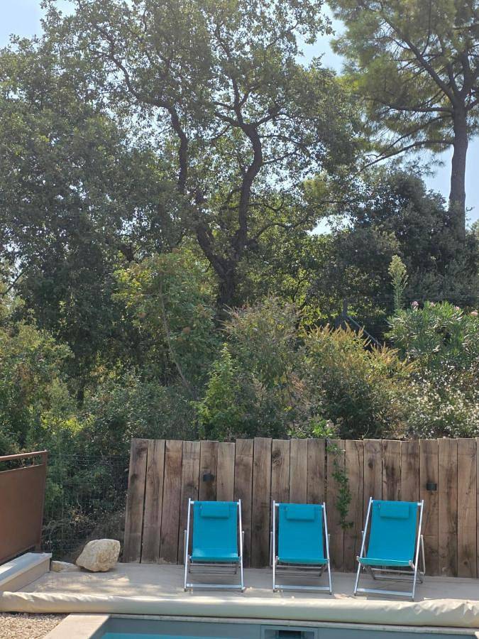 Location de vacances pour 6 personnes, avec vue ainsi que jardin et piscine, adapté aux familles à Saint-Paul-Trois-Châteaux - 4