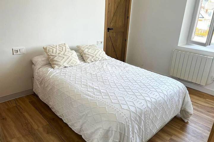 Llivia IX - Drei Schlafzimmer Wohnung, Schläft 6 in Enveitg, Parc naturel régional des Pyrénées catalanes