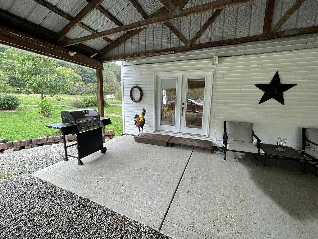 Rider's Roost-Blick auf den Wald-Familie-Cottage-Eigenes Badezimmer in Hocking County
