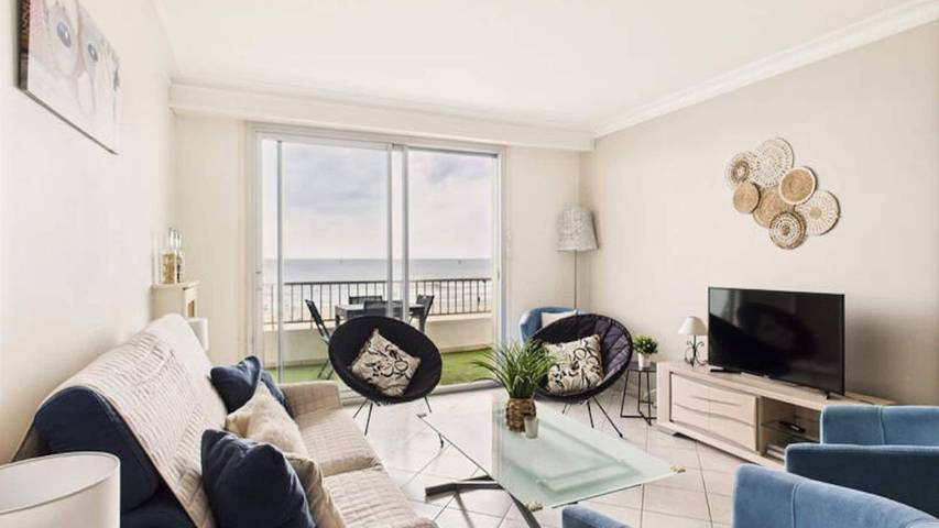 Gîte pour 7 personnes, avec terrasse dans Casino De Pornichet