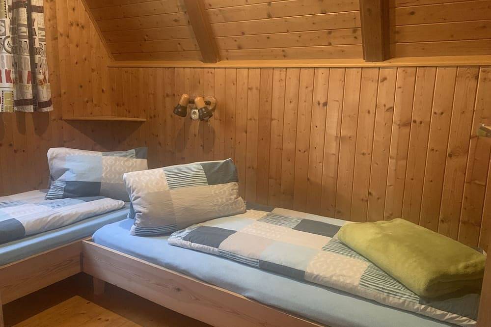 Ganze Wohnung, Freistehendes Ferienhaus mit Blick auf die Alpen in Gailtaler Alpen, Hermagor-Pressegger See