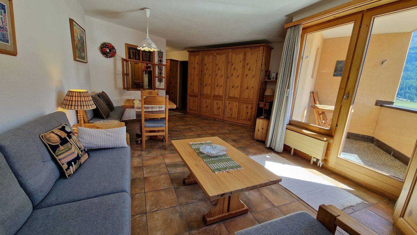 Ganze Wohnung, 1 1/2-Zimmerwohnung; helles, gemütliches Studio; Balkon mit Bergsicht in Silvaplana-Surlej, Silvaplana