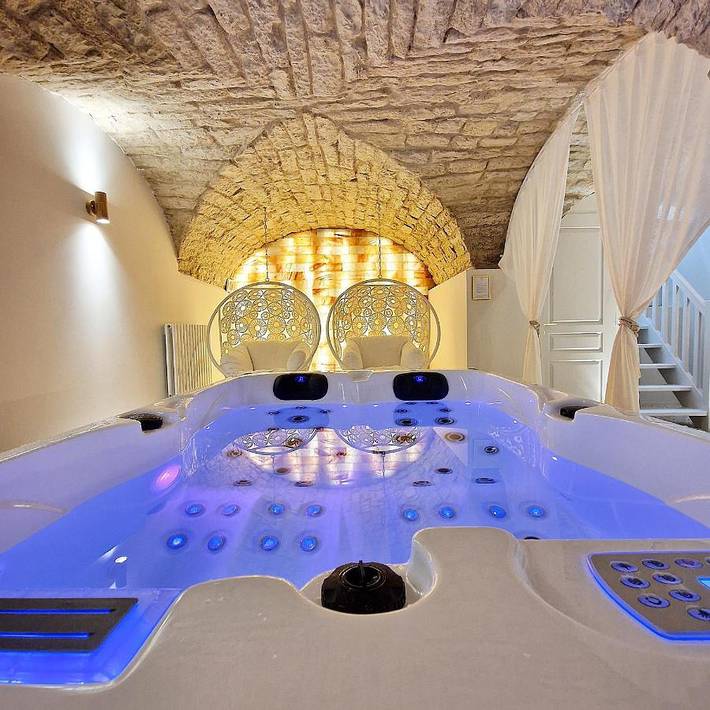 Chambre d’hôte pour 2 personnes, avec Jacuzzi ainsi que Terrasse et Sauna