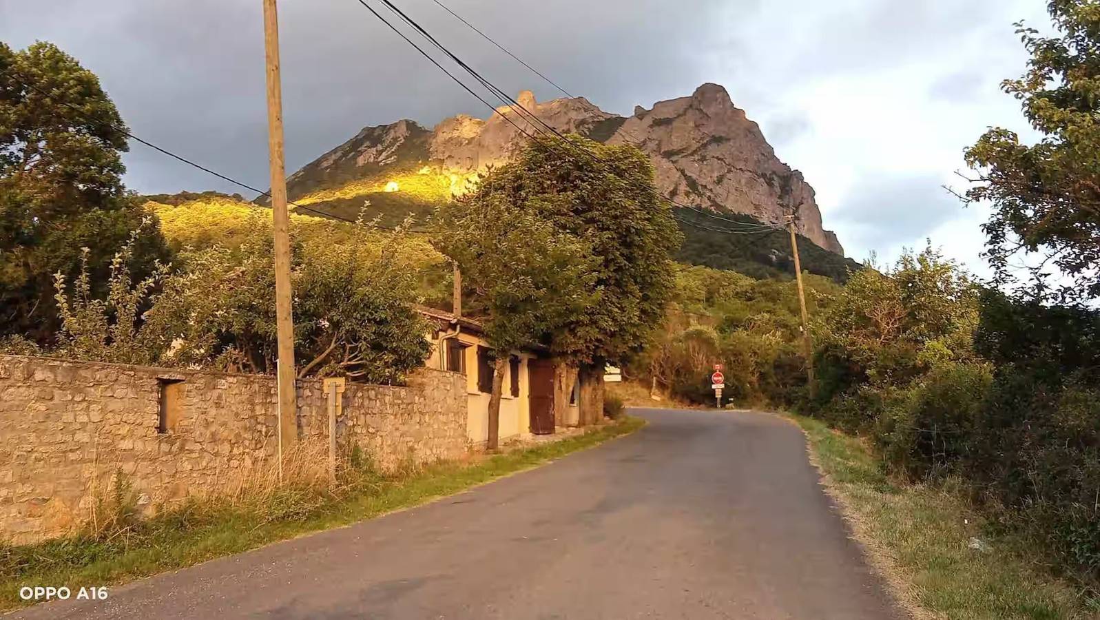 Appartement entier, Appartement « Gîte Gaia » : vue montagne, terrasse privée et Wi-Fi in Bugarach, Parc naturel régional Corbières-Fenouillèdes