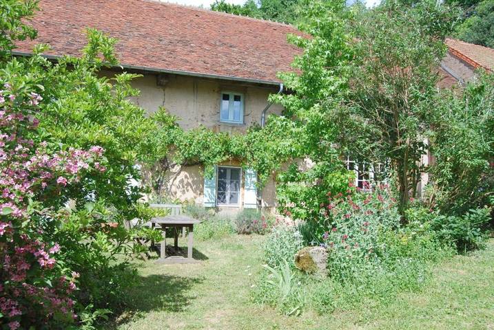 Chambre d’hôte pour 4 personnes, avec jardin et terrasse, animaux acceptés dans Marcilly-la-Gueurce