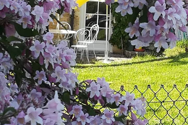 Gîte pour 5 personnes, avec piscine ainsi que jardin et terrasse à Borrèze