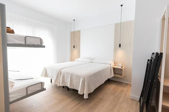 Hôtel pour 4 personnes, avec terrasse et piscine à Noja - 4