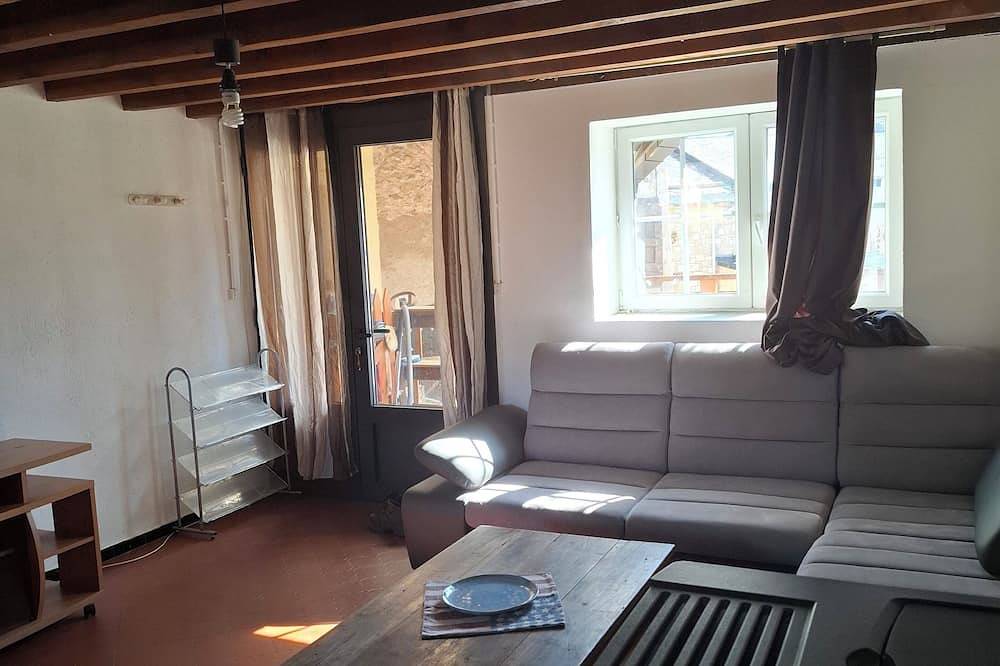 House in the center of the village ideal for families in Matemale, Parc naturel régional des Pyrénées catalanes