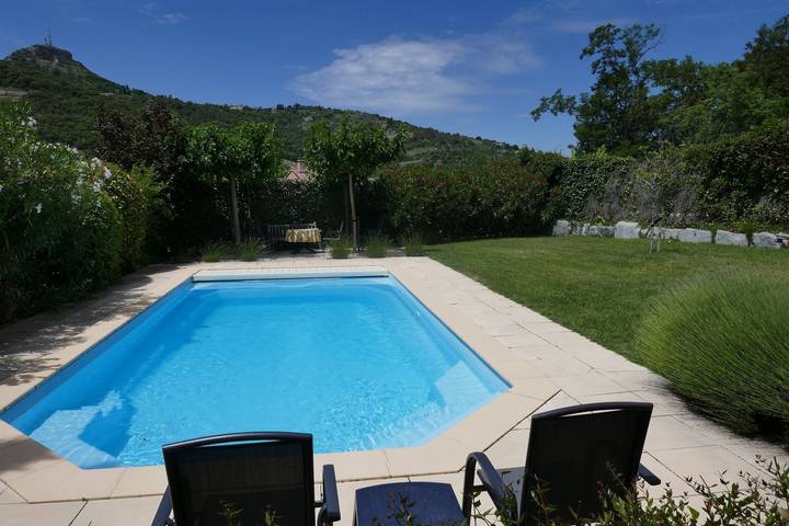 Villa pour 8 personnes, avec piscine ainsi que balcon et jardin à Vallon-Pont-d'Arc - 4