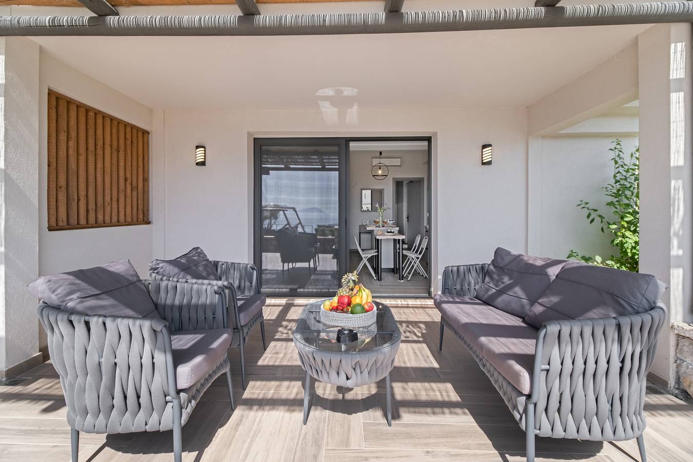 Apartamento entero, Apartamento 'Galini 1' con vistas al mar, Wi-Fi y aire acondicionado in Nikiana, Alexandros