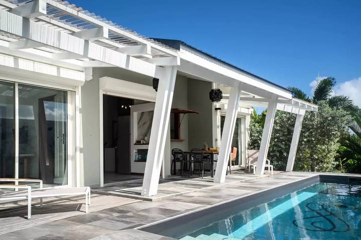 Villa pour 4 personnes, avec piscine et jardin