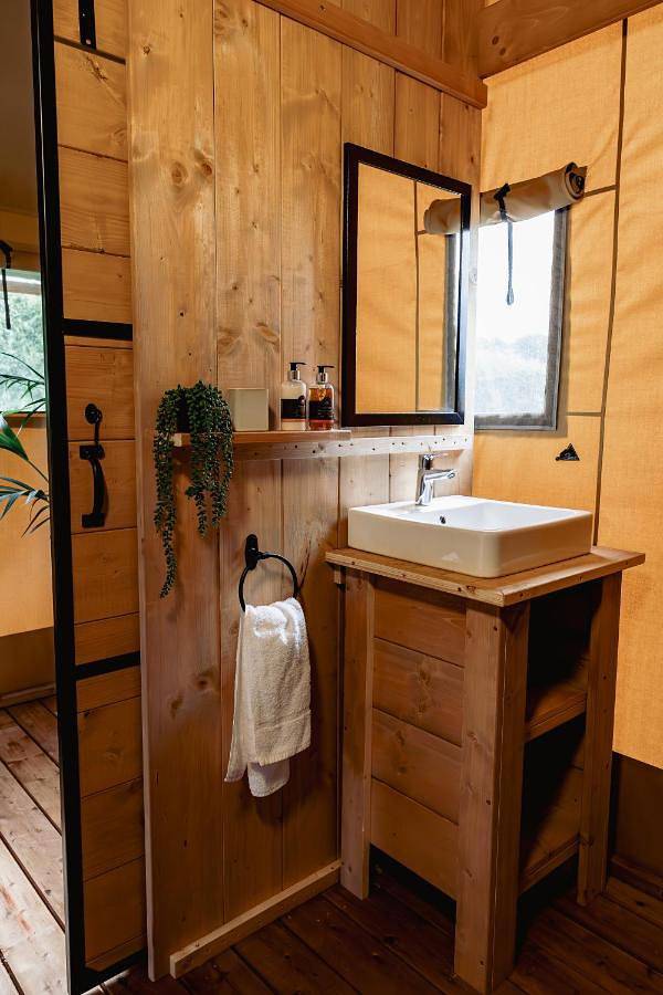Seven Hills Hideaway - One Bedroom in Brecon Beacons