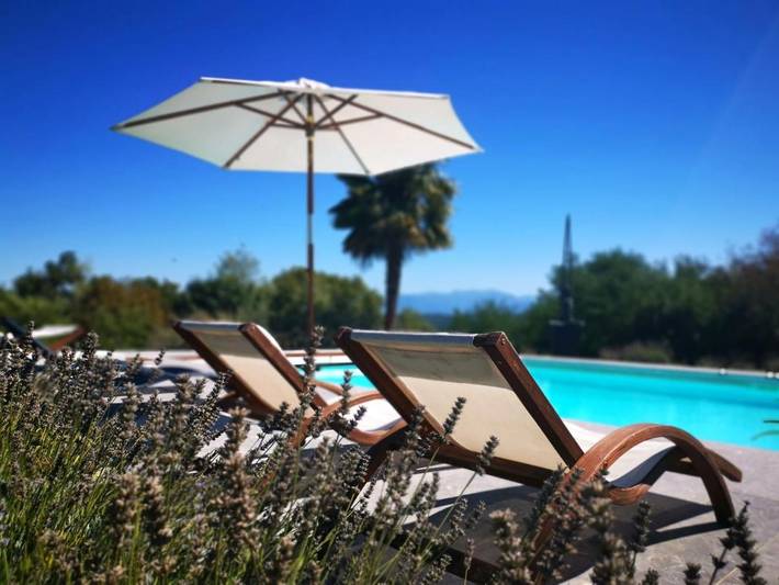 Location de vacances pour 2 personnes, avec jacuzzi ainsi que jardin et piscine à Gan - 3