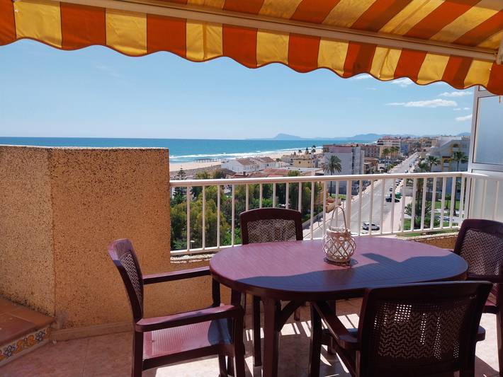 Ferienwohnung für 5 Personen, mit Meerblick und Terrasse sowie Garten