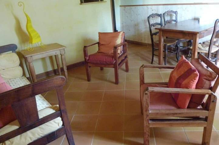 Maison de vacances pour 4 personnes, avec piscine à Montverdun