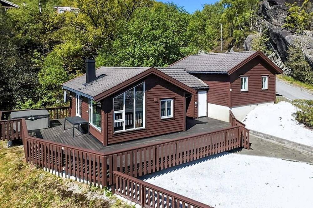 Stunning home in Nedstrand with sauna in Tysvær