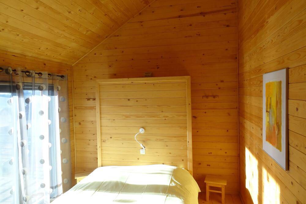 Chalet Avec Espace Balneotherapie Et Piscine in Puy-Saint-Eusèbe, Parc national des Écrins