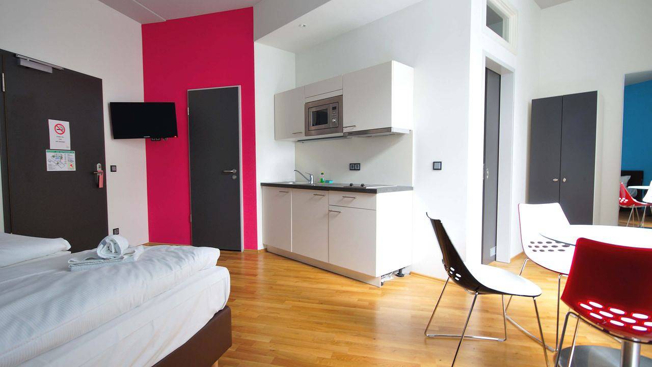 Mehrbettzimmer für 6 Personen (20 m²) in Leipzig in Leipzig Mitte, Leipzig