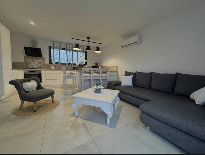 Location de vacances pour 5 personnes, avec vue et terrasse à Ruaudin