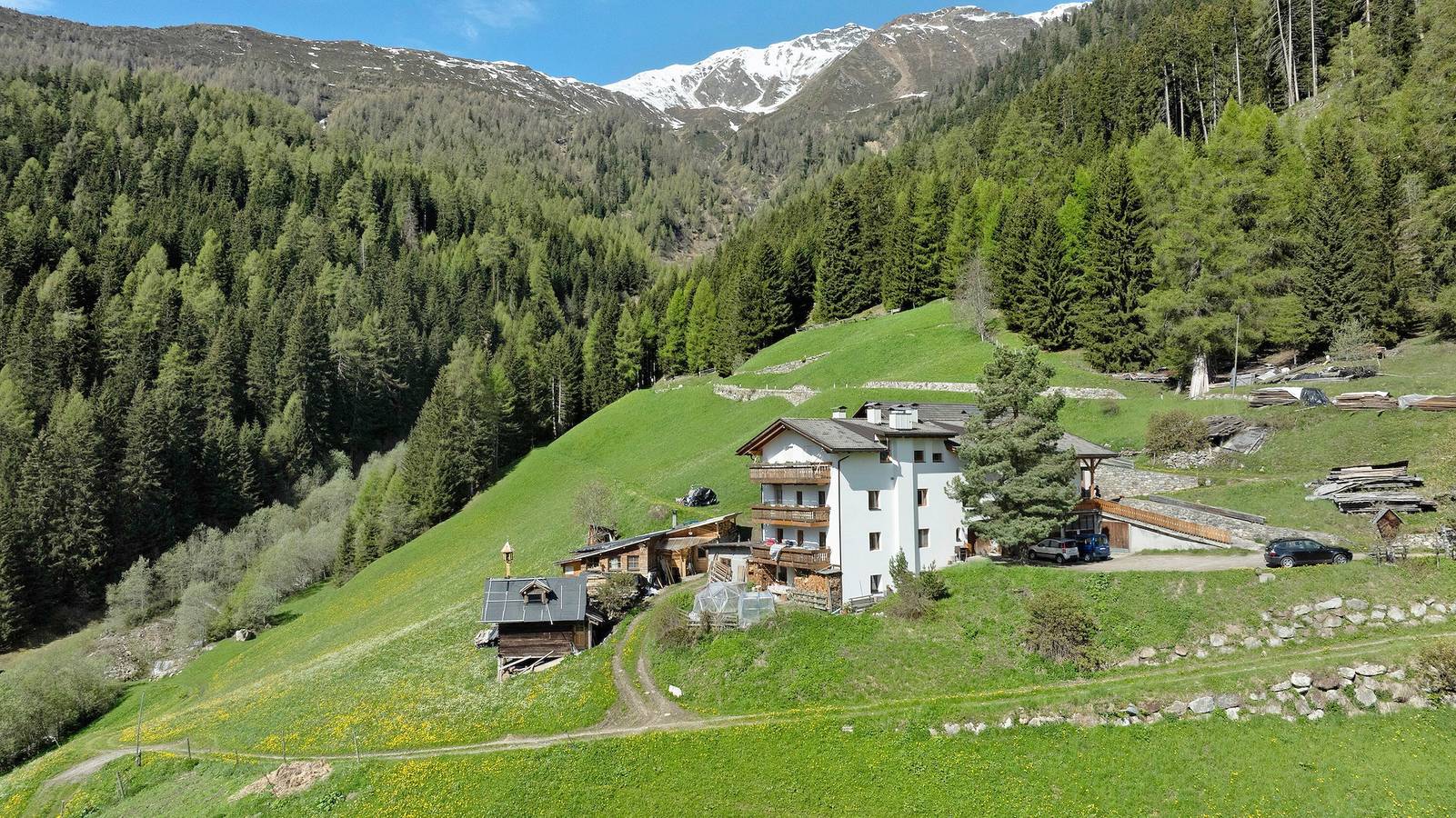 Ganze Wohnung, Ferienwohnung 'Fragges Spuldra' mit Bergblick, Balkon und Wi-Fi in Stilfs, Nationalpark Stilfser Joch