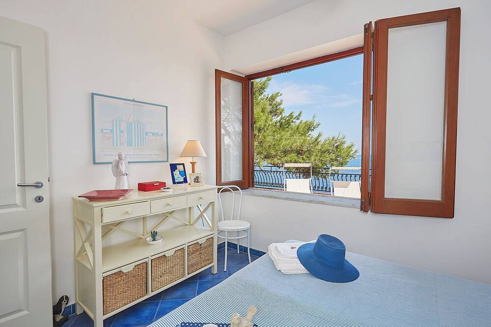 Villa Majus - with swimming pool and direct access to the sea in marine protected area in Capo Zafferano, Bagheria