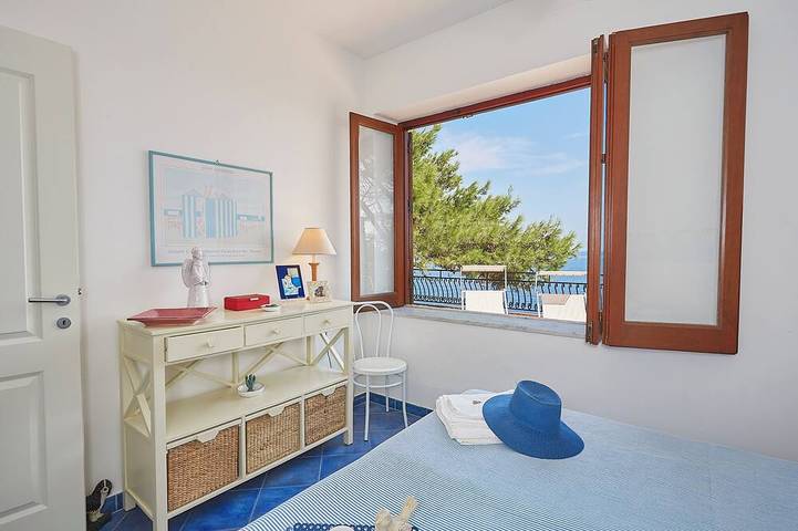 Villa Majus - with swimming pool and direct access to the sea in marine protected area in Capo Zafferano, Bagheria