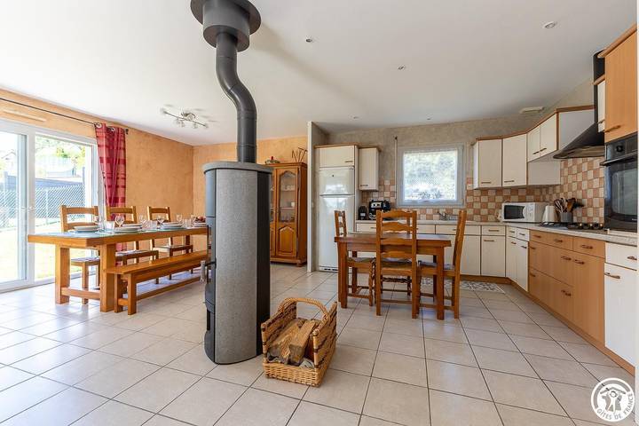 Gîte pour 6 personnes, avec jardin et terrasse à Tauves - 4