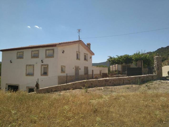 Casa rural para 18 personas, con Terraza además de Jardín y Vistas en Serranía de Cuenca